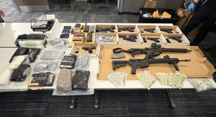 CMPD incauta más de 12 kilogramos de cocaína y 11 armas de fuego