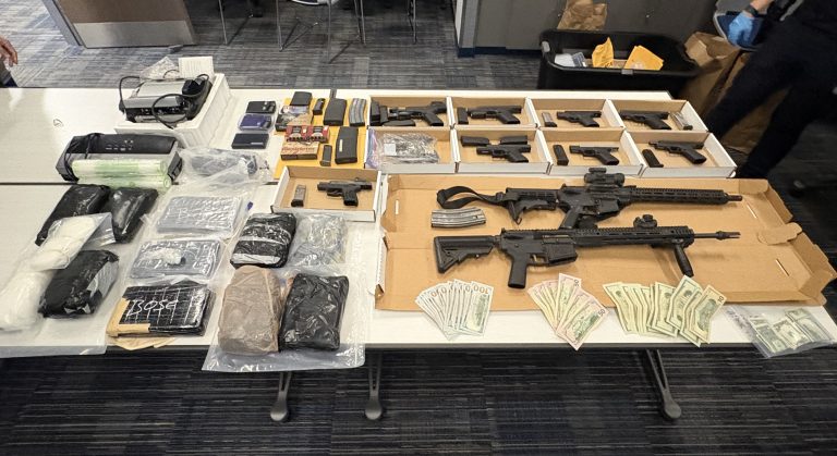 CMPD incauta más de 12 kilogramos de cocaína y 11 armas de fuego