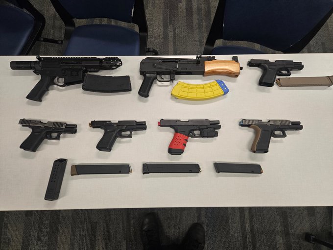 Ocho detenidos tras operativo por armas y un vehículo robado 