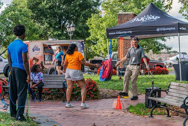 Noche Nacional de la comunidad en Kannapolis 