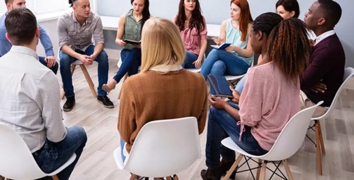 Mecklenburg County invita a la comunidad a debatir sobre salud mental y bienestar 
