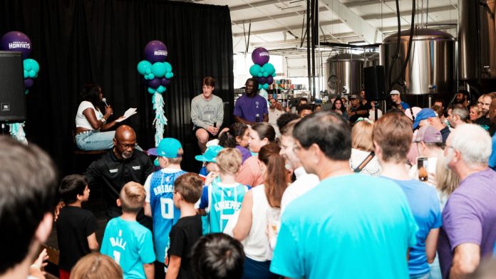 Programa de Membresía del Año de la NBA para los Hornets