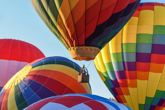 Carolina BalloonFest prepara un cielo de otoño con más de 50 globos aerostáticos