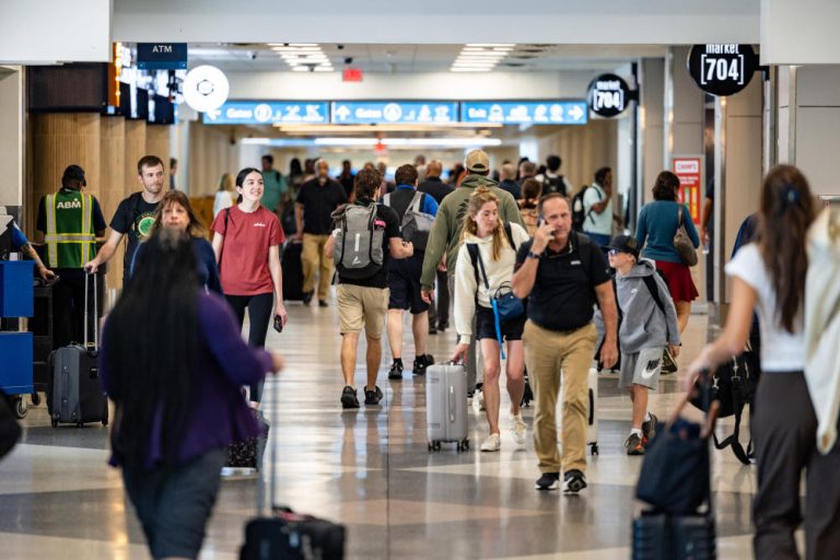 Labor Day: Más de 920.000 pasajeros circularían por el Aeropuerto de Charlotte