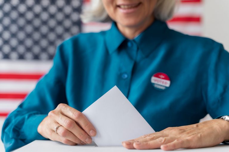 Juez rechaza petición para separar boletas de presuntos no ciudadanos en California