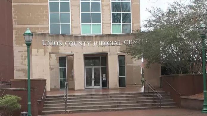 Nueva orden restringe celulares y dispositivos electrónicos en el tribunal de Union County