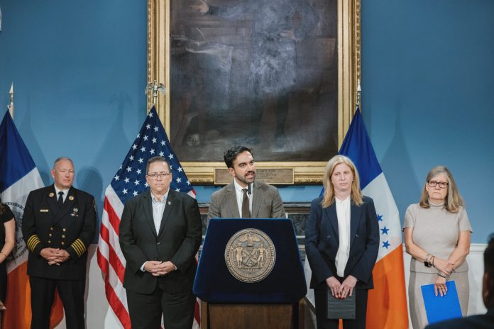 Alcalde de NY exige la salida de ICE tras tiroteo contra un residente en el Bronx