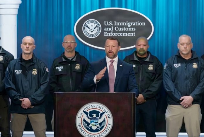 DHS refuta la versión de New York tras el arresto del migrante