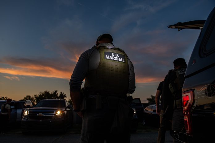 Dos fugitivos detenidos por asaltar una vivienda disfrazados de agentes
