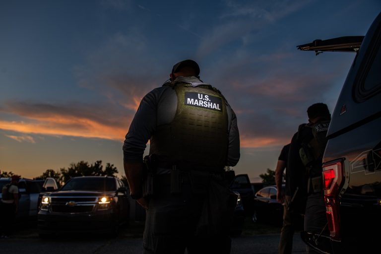 Dos fugitivos detenidos por asaltar una vivienda disfrazados de agentes