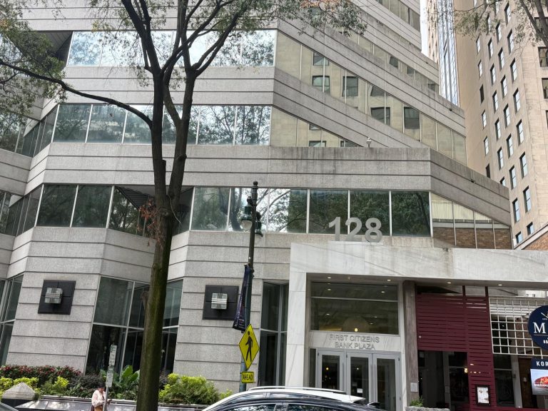 Recordatorio: Desde este 13 de octubre USCIS abre oficina de asilo en Charlotte 
