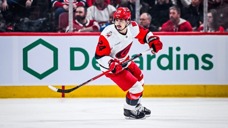 Los Carolina Hurricanes activan a Seth Jarvis